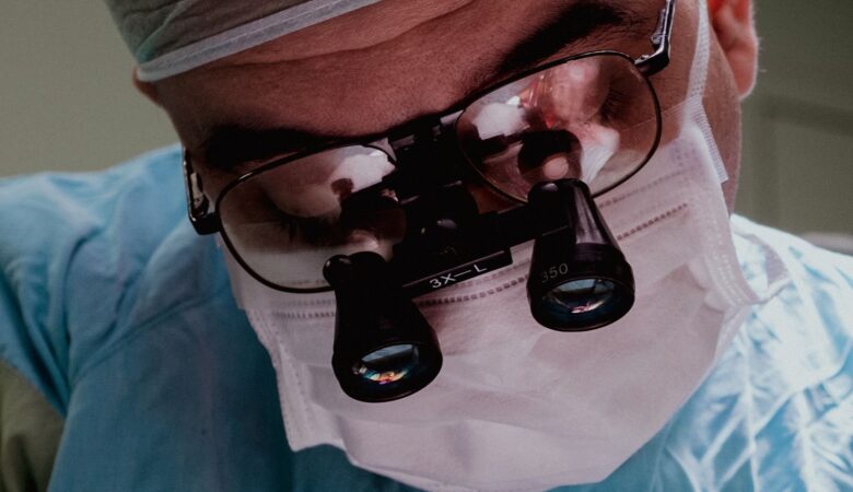 Why a Surgeon Who Uses Both Multi-Port and Single Port Systems Matters